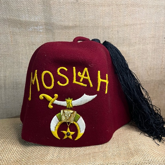 Vintage Moslah Shrine Fez Hat w/ Tassel Red Wool Masonic Shriners
